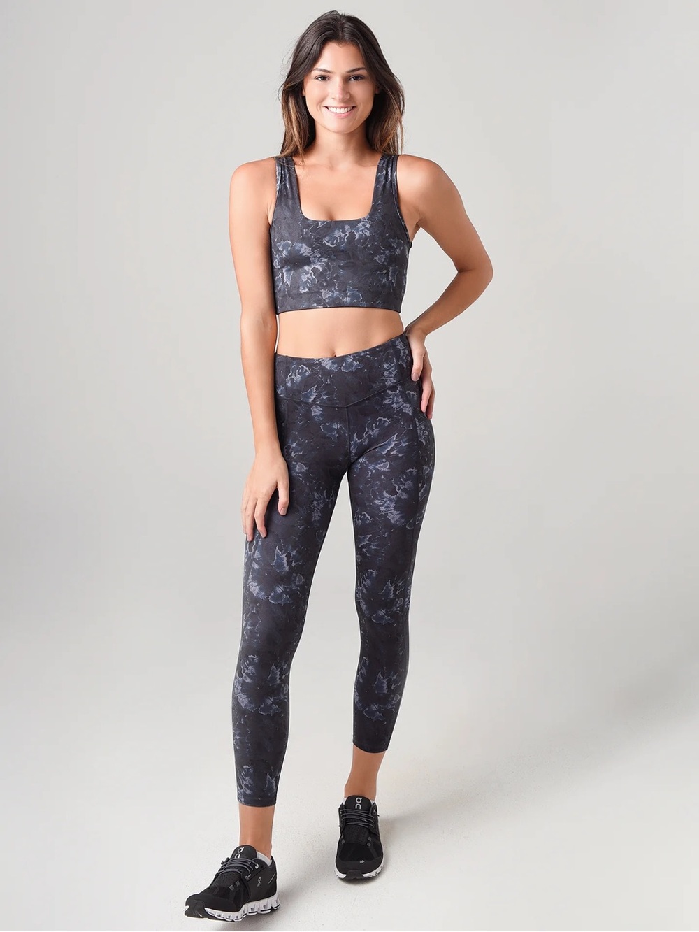 VARLEY Women's Delta Sports Bra & Leggings Set